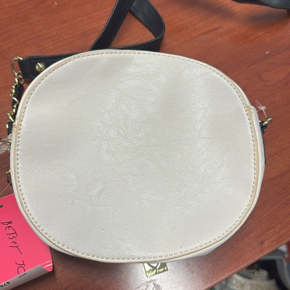 Betsey Johnson Black and Cream Pug Crossbody Bag - Picture 3 of 3